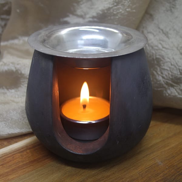 Black Maison Lumière tealight wax melt warmer