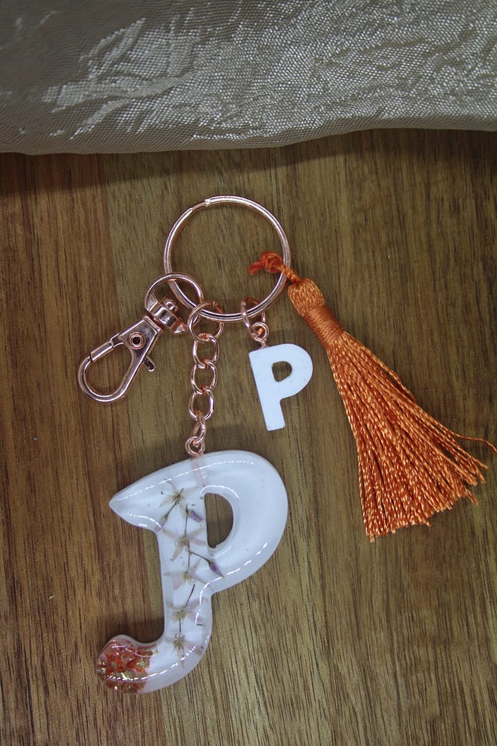 Letter P Resin Keyholder – Poise, Warmth & Radiance