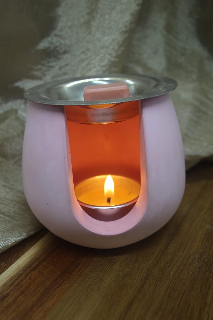 Pink Maison Lumière tealight wax melt warmer front view