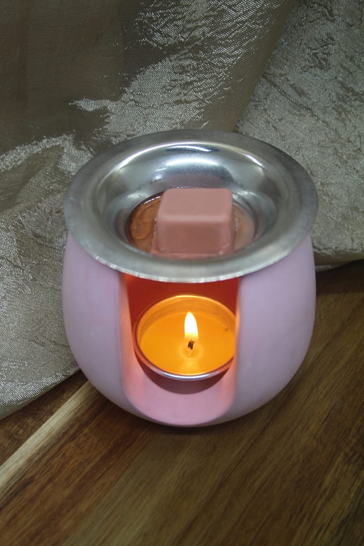 Pink Maison Lumière tealight wax melt warmer
